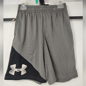 Under Armour Kids' Gray and Black Shorts Size Medium